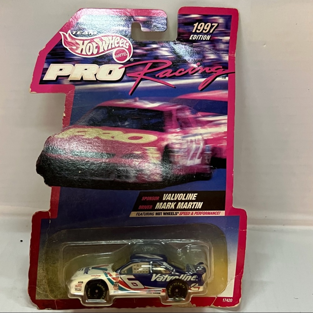 Hot Wheels Pro Racing 1997 Edition MARK  MARTIN Valvoline Racecar Vintage #6 NIP